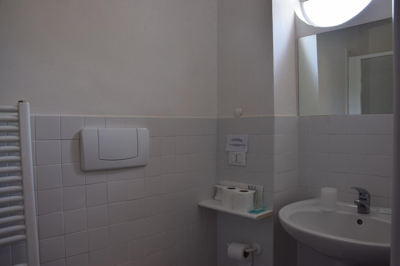 Hotel Pozzuolo เชลเล ลีกูเร ภายนอก รูปภาพ