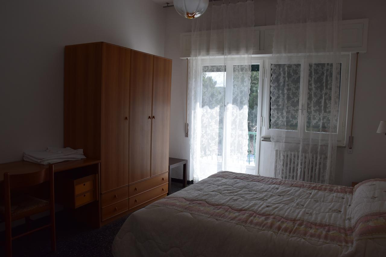 Hotel Pozzuolo เชลเล ลีกูเร ภายนอก รูปภาพ