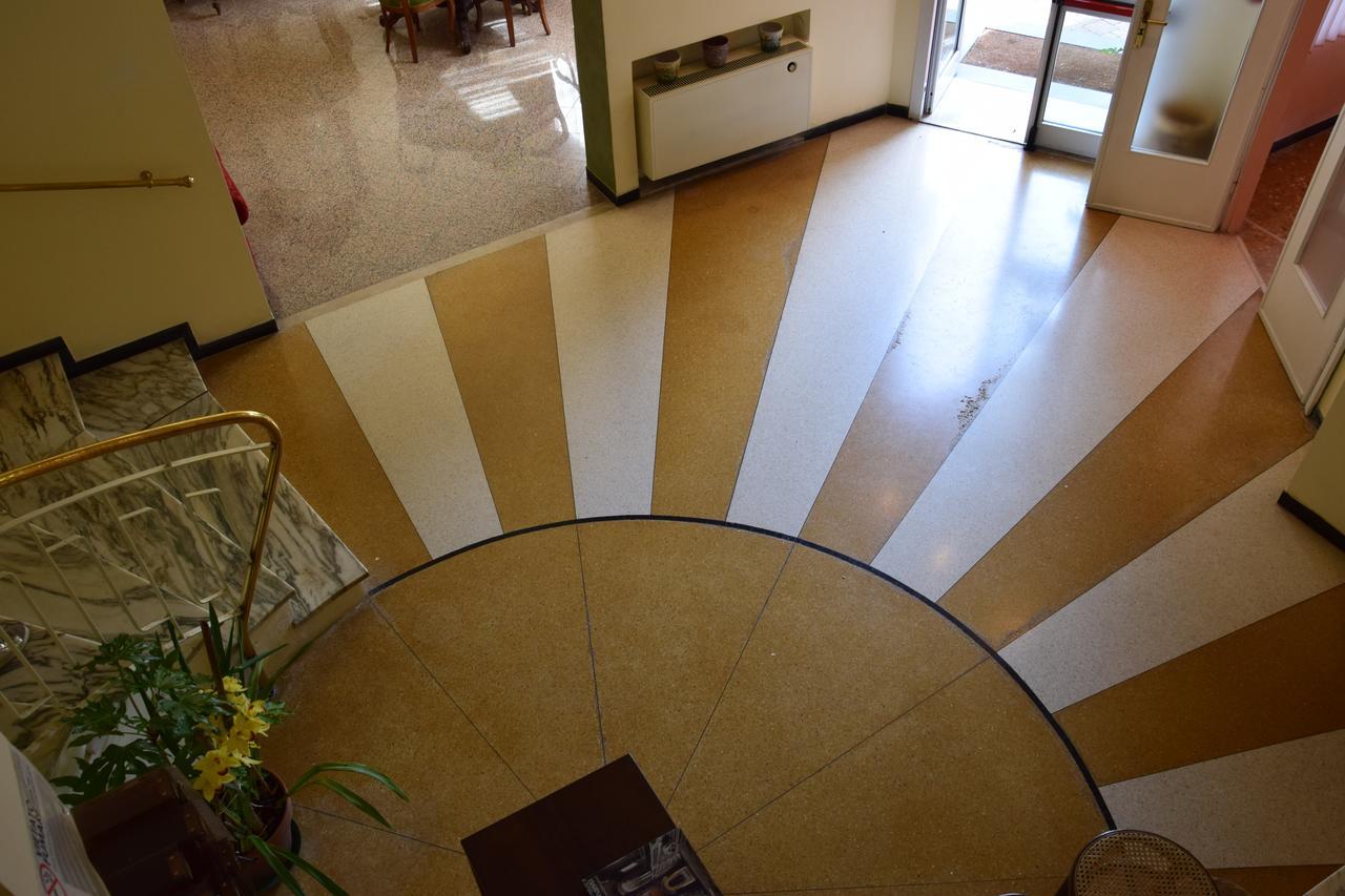 Hotel Pozzuolo เชลเล ลีกูเร ภายนอก รูปภาพ